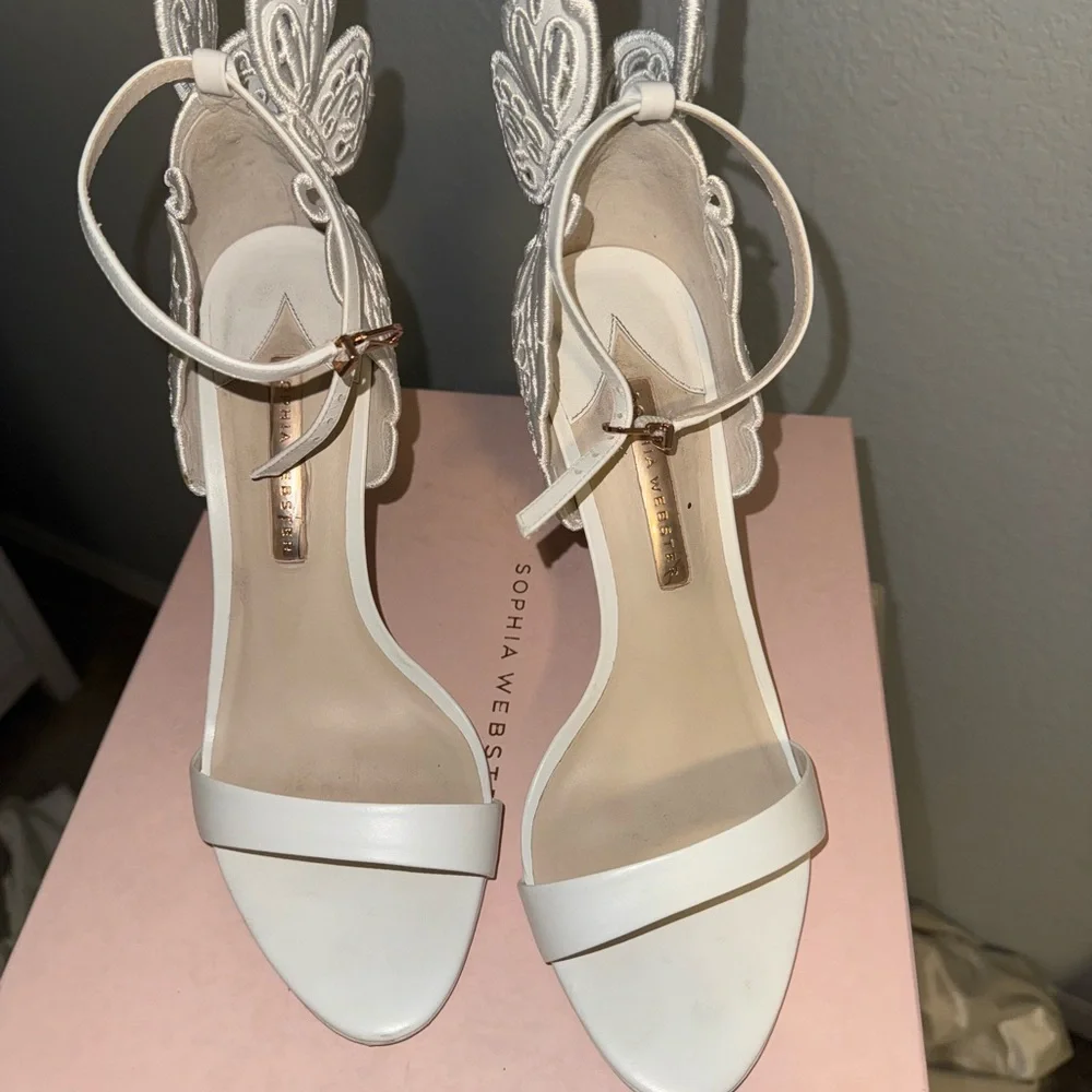 Sophia Webster Chiara White Sandals - Picture 3 of 11